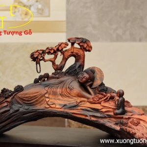Nhất tâm bái Phật( tượng Phật gỗ) trắc