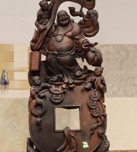 Di lặc ngũ tiểu đứng tiền gỗ trắc.