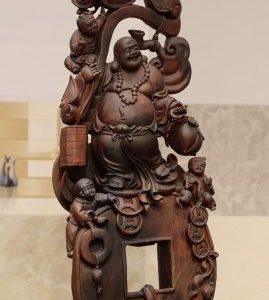 Di lặc ngũ tiểu đứng tiền gỗ trắc.