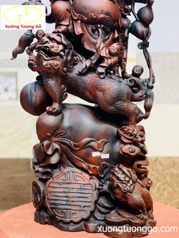 Di Lặc ngũ tiểu vác đào đứng nghê trắc đỏ đen. Di Lặc ngũ tiểu vác đào đứng nghê trắc đỏ đen.