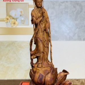 Quan Âm ngự đài sen gỗ sưa