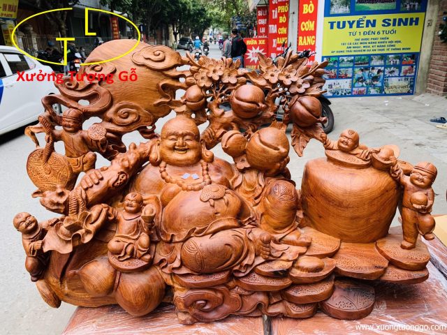 Di Lặc ngũ tiểu vác đào ngồi tiền hương ta. Di Lặc ngũ tiểu vác đào ngồi tiền hương ta.