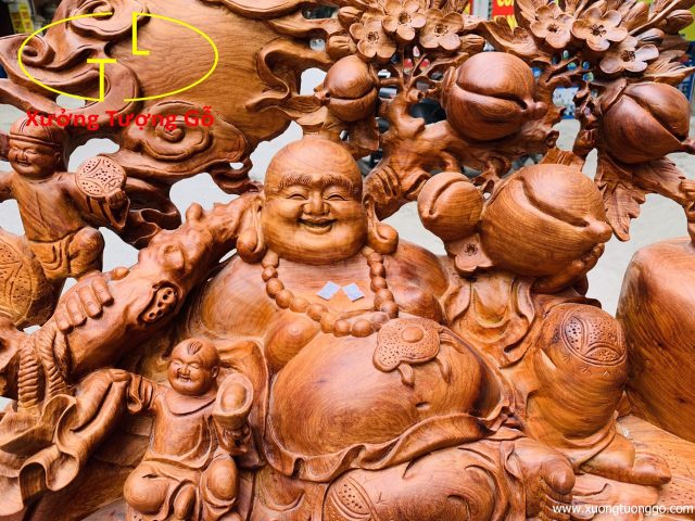 Di Lặc ngũ tiểu vác đào ngồi tiền hương ta. Di Lặc ngũ tiểu vác đào ngồi tiền hương ta.
