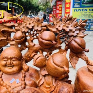 Di Lặc ngũ tiểu vác đào ngồi tiền hương ta. Di Lặc ngũ tiểu vác đào ngồi tiền hương ta.
