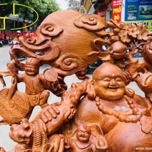 Di Lặc ngũ tiểu vác đào ngồi tiền hương ta. Di Lặc ngũ tiểu vác đào ngồi tiền hương ta.
