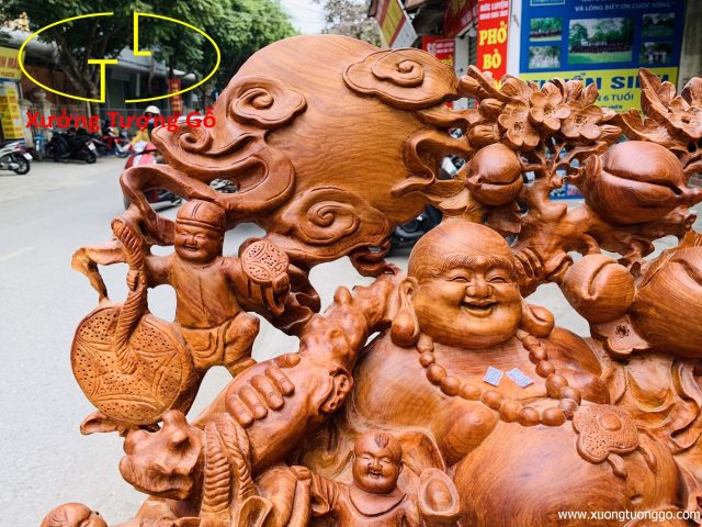 Di Lặc ngũ tiểu vác đào ngồi tiền hương ta. Di Lặc ngũ tiểu vác đào ngồi tiền hương ta.
