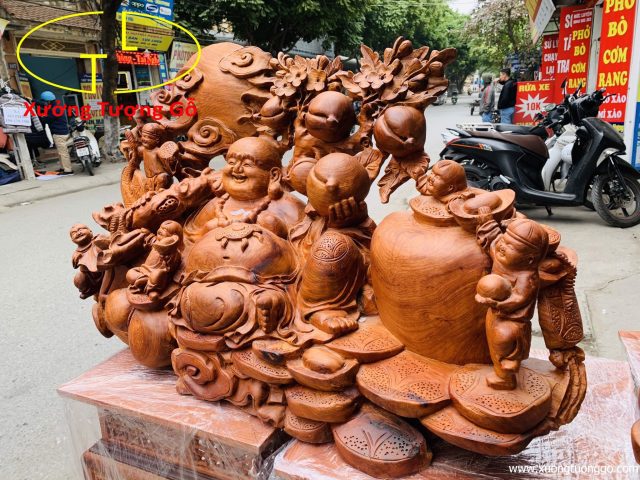 Di Lặc ngũ tiểu vác đào ngồi tiền hương ta. Di Lặc ngũ tiểu vác đào ngồi tiền hương ta.