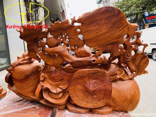 Di Lặc ngũ tiểu vác đào ngồi tiền hương ta. Di Lặc ngũ tiểu vác đào ngồi tiền hương ta.