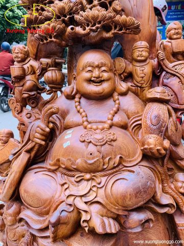 Di Lặc cửu tiểu ngồi tùng gỗ hương ta. Di Lặc cửu tiểu ngồi tùng gỗ hương ta.