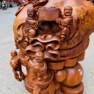 Di Lặc Cửu tiểu ngồi bao tiền nu hương.