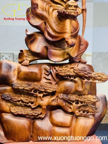 Đạt ma múa võ đứng tùng gỗ hương Đạt ma múa võ đứng tùng gỗ hương