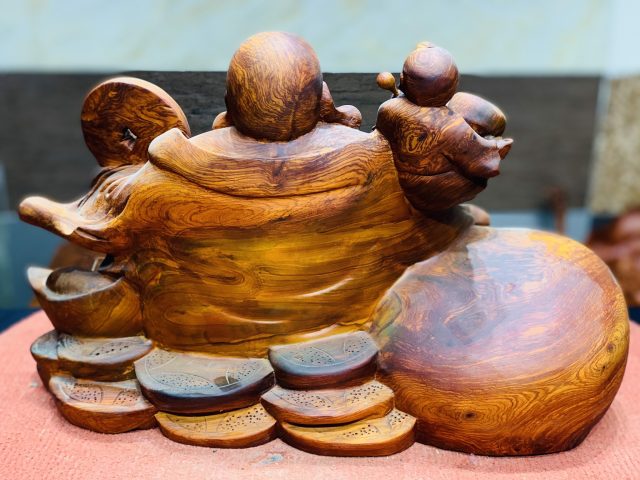 Di lặc nhất tiểu ngồi tiền gỗ hương ta Di lặc nhất tiểu ngồi tiền gỗ hương ta