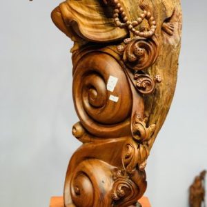 Đạt Ma múa võ gỗ hương ta Đạt Ma múa võ gỗ hương ta