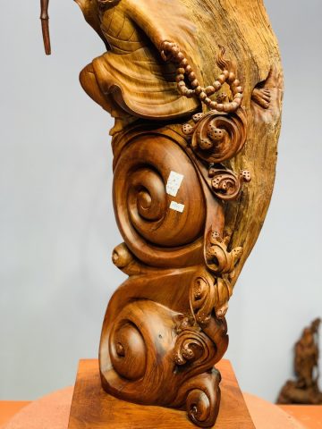 Đạt Ma múa võ gỗ hương ta Đạt Ma múa võ gỗ hương ta