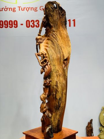 Đạt Ma múa võ gỗ hương ta Đạt Ma múa võ gỗ hương ta