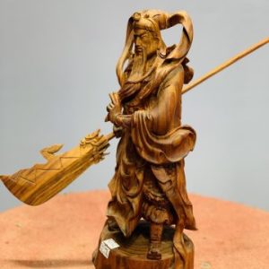 Quan Công cầm đao gỗ sưa