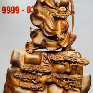 Đạt Ma múa võ đứng tùng gỗ hương