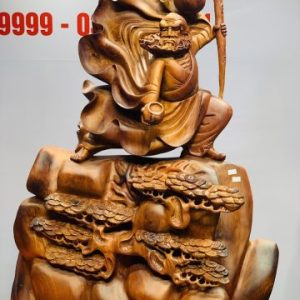 Đạt Ma múa võ đứng tùng gỗ hương