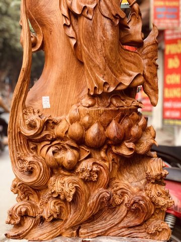 Quan Âm ban phước gỗ hương ta. Quan Âm ban phước gỗ hương ta.