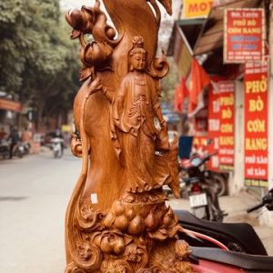 Quan Âm ban phước gỗ hương ta. Quan Âm ban phước gỗ hương ta.