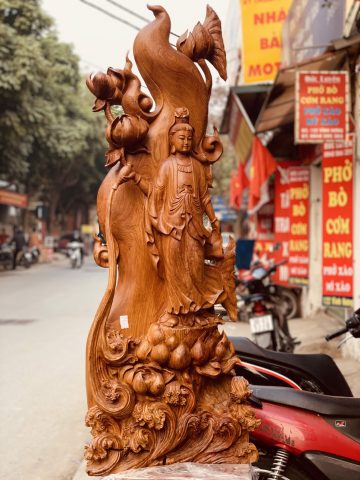 Quan Âm ban phước gỗ hương ta. Quan Âm ban phước gỗ hương ta.