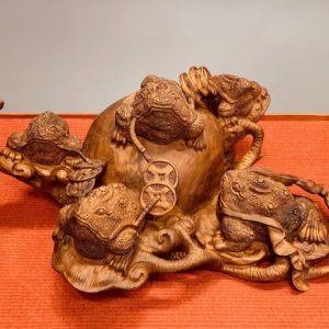 Ngũ cóc chấn chum gỗ sưa Ngũ cóc chấn chum gỗ sưa