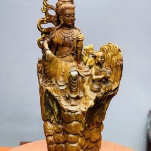 Quan âm ngồi thiền nhất tiểu gỗ hương. Quan âm ngồi thiền nhất tiểu gỗ hương.