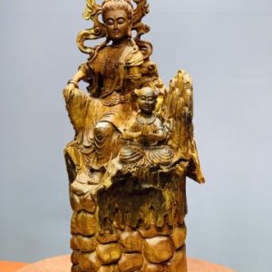 Quan âm ngồi thiền nhất tiểu gỗ hương. Quan âm ngồi thiền nhất tiểu gỗ hương.