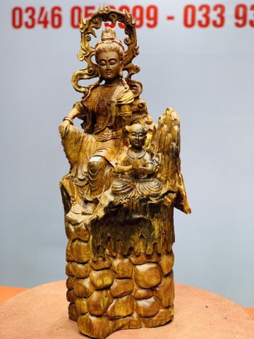Quan âm ngồi thiền nhất tiểu gỗ hương. Quan âm ngồi thiền nhất tiểu gỗ hương.