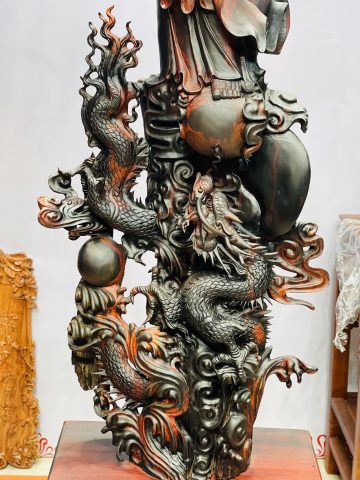 Đạt Ma ngự rồng trắc đỏ đen. Đạt Ma ngự rồng trắc đỏ đen.