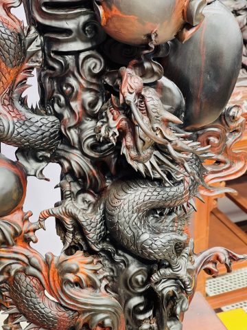 Đạt Ma ngự rồng trắc đỏ đen. Đạt Ma ngự rồng trắc đỏ đen.