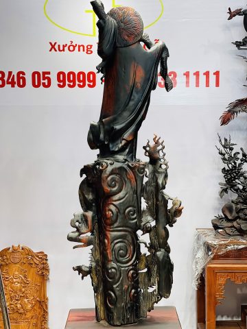 Đạt Ma ngự rồng trắc đỏ đen. Đạt Ma ngự rồng trắc đỏ đen.