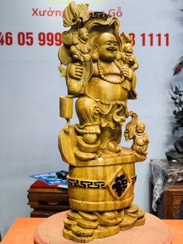 Di Lặc đứng trống tam tiểu gánh gậy như ý ngọc am. Di Lặc đứng trống tam tiểu gánh gậy như ý ngọc am.