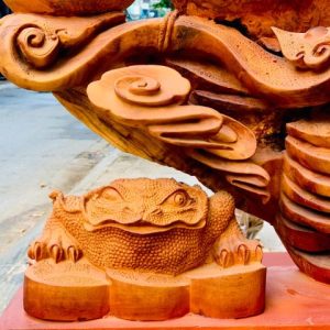 Di Lặc ngũ tiểu ngồi bao tiền nu hương Di Lặc ngũ tiểu ngồi bao tiền nu hương