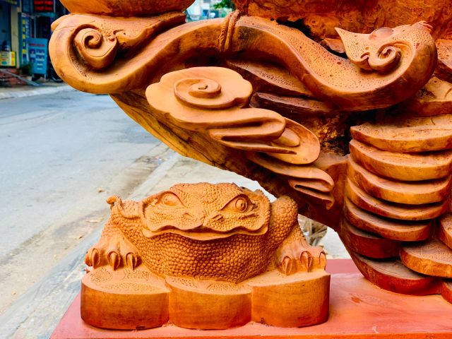 Di Lặc ngũ tiểu ngồi bao tiền nu hương Di Lặc ngũ tiểu ngồi bao tiền nu hương
