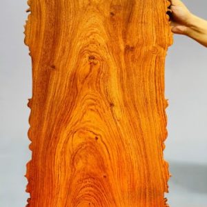 Dốc lịch Di Lặc gỗ hương đá.