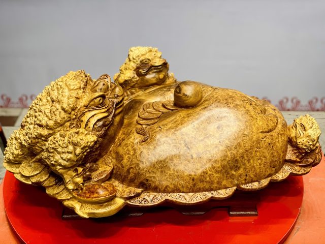 Tam cóc chấn bao tiền nu hương. Tam cóc chấn bao tiền nu hương.