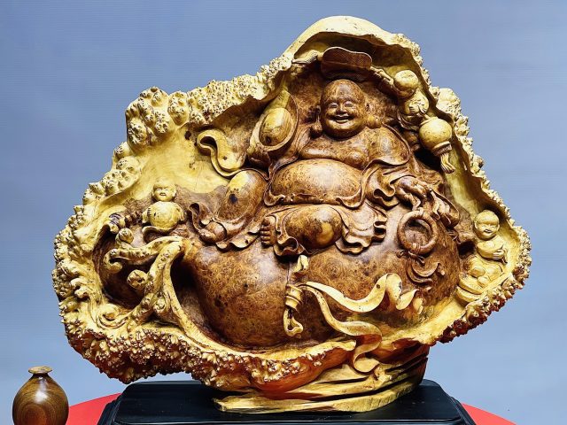 Di lặc tam tiểu ngồi bao nu hương. Di lặc tam tiểu ngồi bao nu hương.
