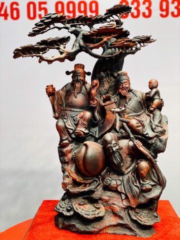 Tam đa ngồi tùng gỗ trắc. Tam đa ngồi tùng gỗ trắc.
