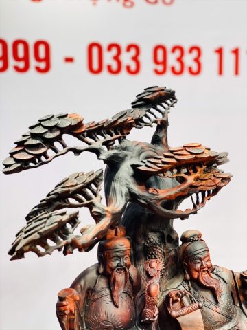 Tam đa ngồi tùng gỗ trắc. Tam đa ngồi tùng gỗ trắc.