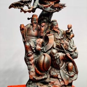 Tam đa ngồi tùng gỗ trắc. Tam đa ngồi tùng gỗ trắc.