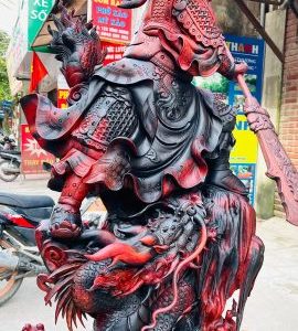 Quan Công múa võ gỗ trắc.