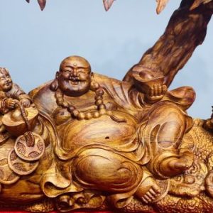 Di Lạc Tam Tiểu Nghê Ngồi Bao Tiền Dưới Cây Gỗ Sưa