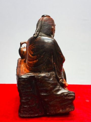 Thần Trà Gỗ Trắc