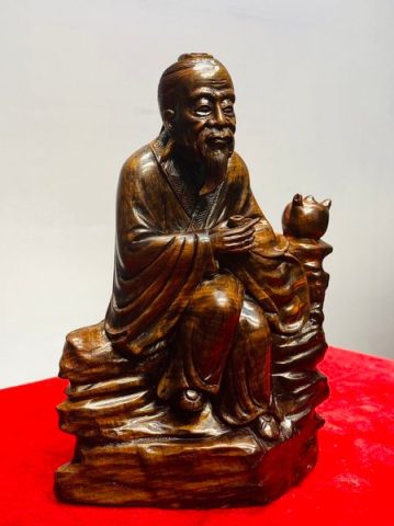 Thần Trà Gỗ Trắc