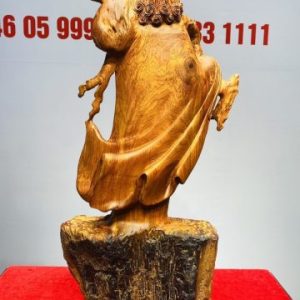 Đạt Ma Vác Gậy Tay Nải Gỗ Hương