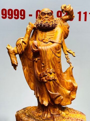 Đạt Ma Vác Gậy Tay Nải Gỗ Hương