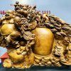 Di Lạc Vác Cành Đào Cửu Tiểu Chum Vàng Cây Tùng Gỗ Nu Hương