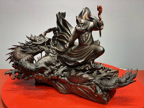 Đạt Ma Múa Võ Hàng Long Gỗ Trắc