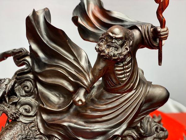 Đạt Ma Múa Võ Hàng Long Gỗ Trắc
